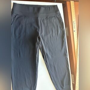 Athleta Black XL Venice jogger pants EUC